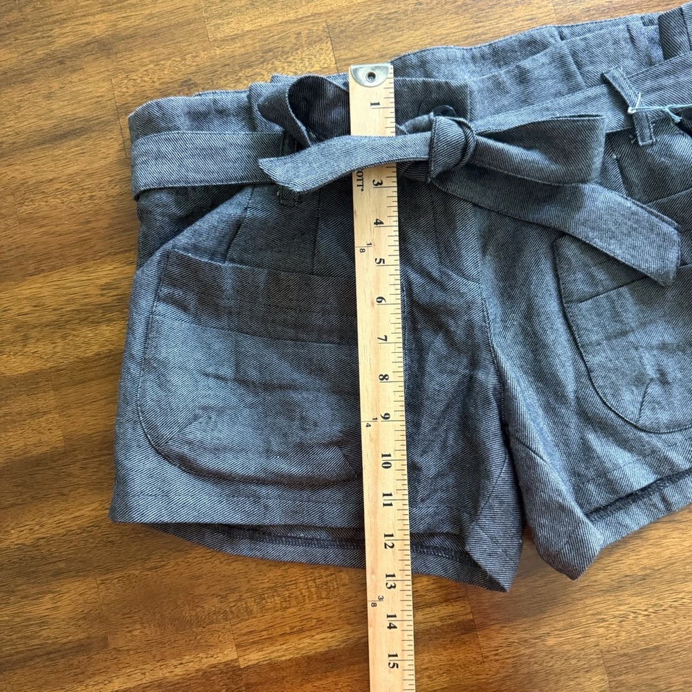 NWT $178 Kosmika Grayish Brown Women's Tweed Shorts with Belt in size Medium! - Picture 4 of 6